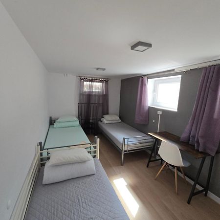 Rooms4Rest Wiertnicza - Private Rooms For Tourists - Atr Consulting Sp, Z O,O, Varşova Dış mekan fotoğraf