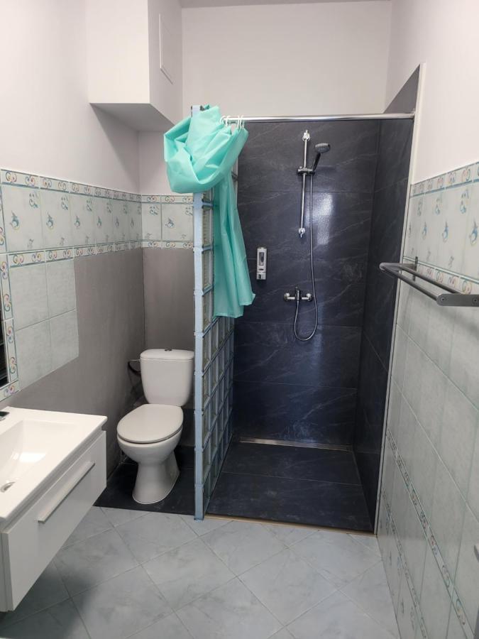 Rooms4Rest Wiertnicza - Private Rooms For Tourists - Atr Consulting Sp, Z O,O, Varşova Dış mekan fotoğraf