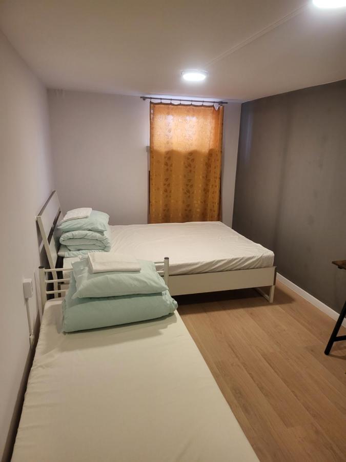 Rooms4Rest Wiertnicza - Private Rooms For Tourists - Atr Consulting Sp, Z O,O, Varşova Dış mekan fotoğraf